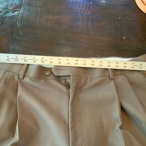 Brown Pleated dress pants size 40. SKU 2663